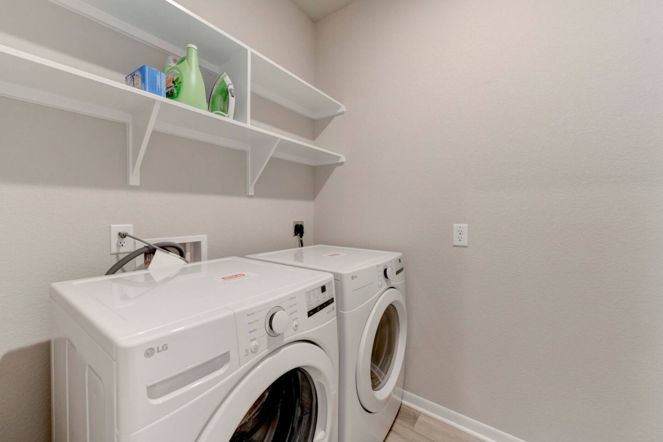 new-charming-retreat-in-temple/