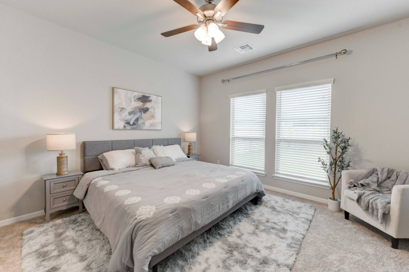 new-charming-retreat-in-temple/