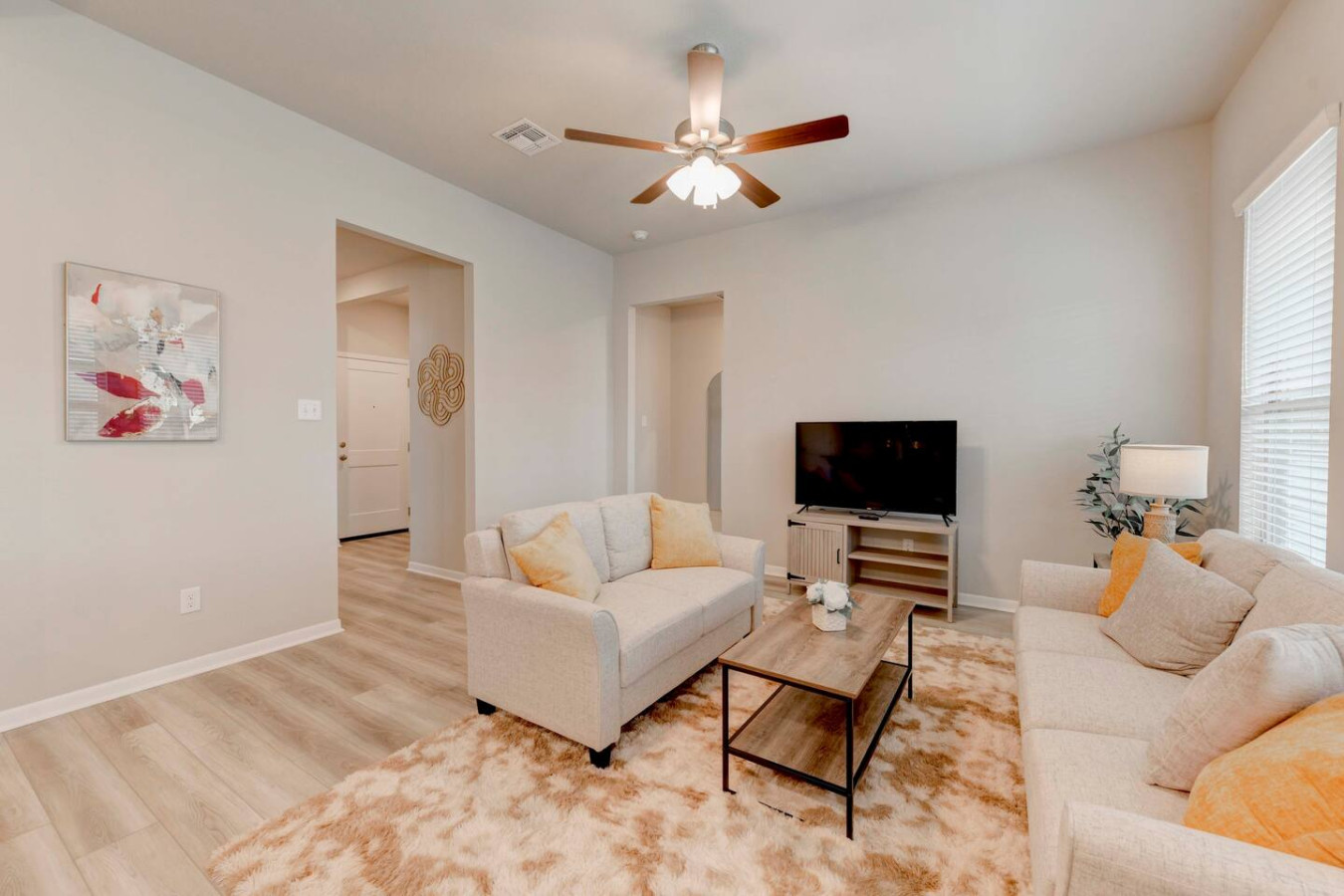 new-charming-retreat-in-temple/