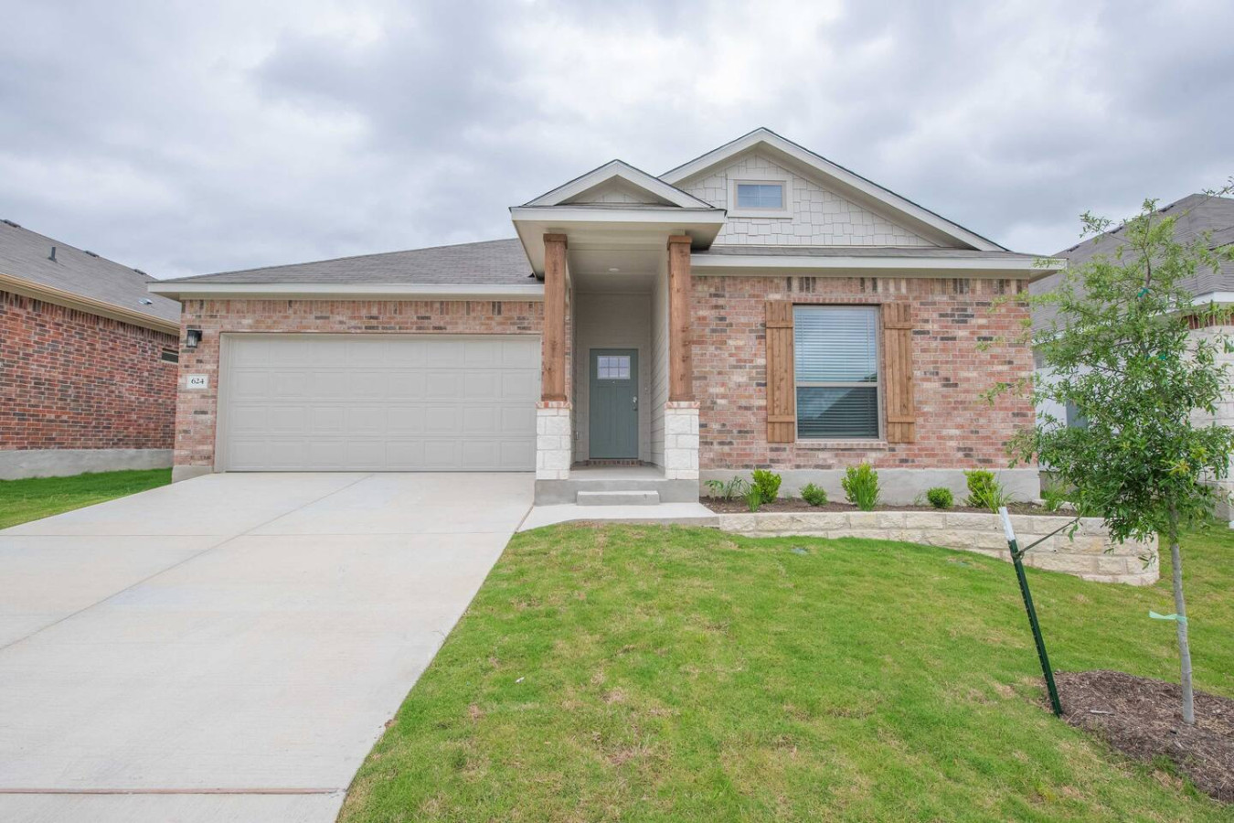 new-charming-retreat-in-temple/