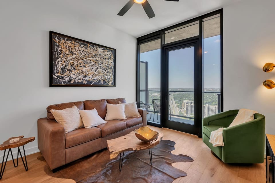 Modern 1-Bedroom with City Views - Austin