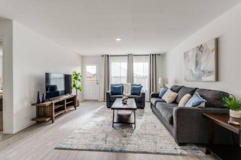 New Braunfels Seguin Spacious