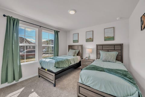 Charming 4 Bedroom Manor Hideaway
