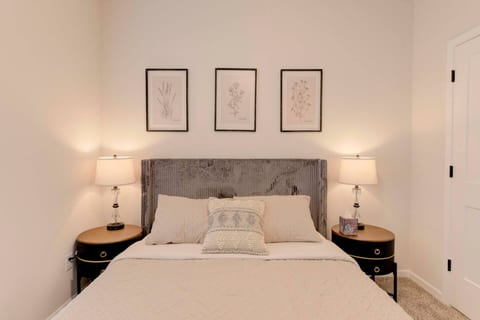 Troy Gem: Stylish & Central Stay