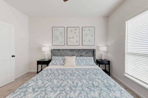 Specious 4 Bedroom Home in Troy