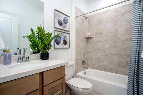 Cozy 4-Bedroom Retreat in Hutto