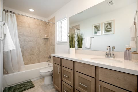 Cozy 4-Bedroom Retreat in Hutto