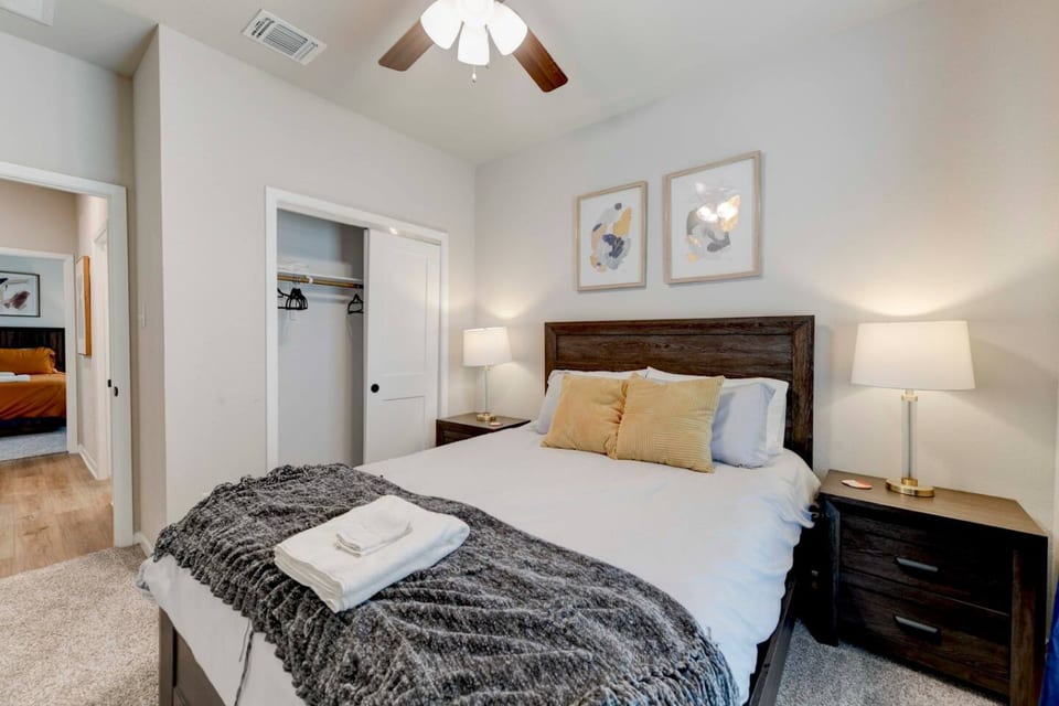 Modern 4-BDRM in Round Rock - Round Rock