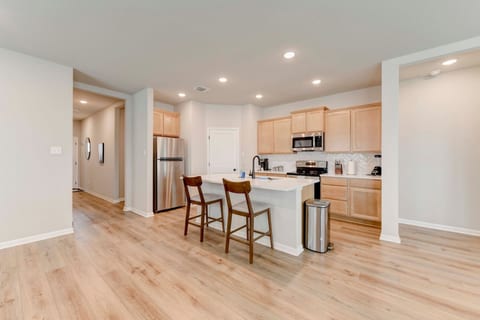 Modern 4-BDRM in Round Rock