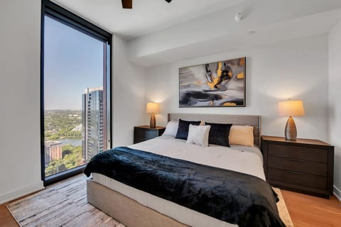 Austin Downtown Highrise Sleep 4