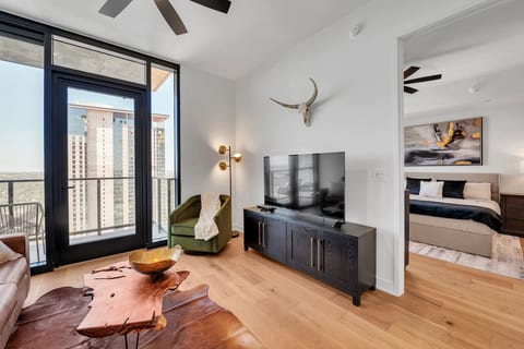 Austin Downtown Highrise Sleep 4