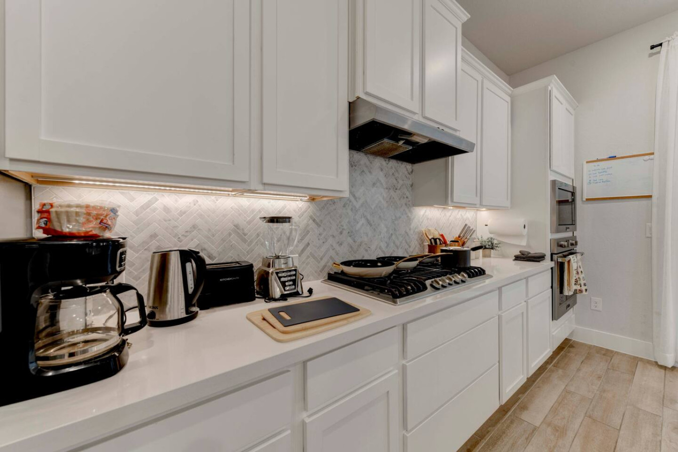 trendy-4bdr-home-in-south-austin/