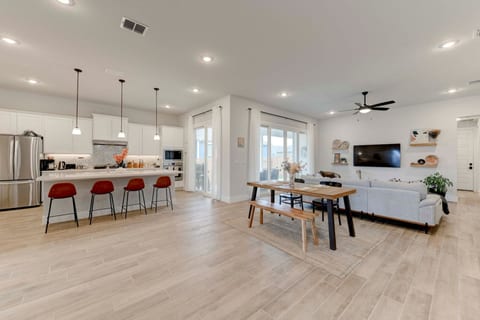 Trendy 4BDR Home in South Austin