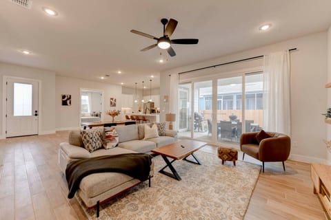 Trendy 4BDR Home in South Austin