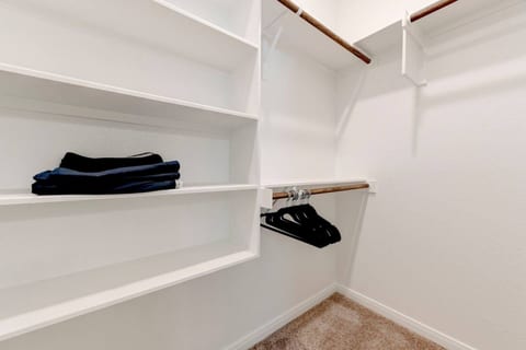Spacious East Temple 5-Bed House