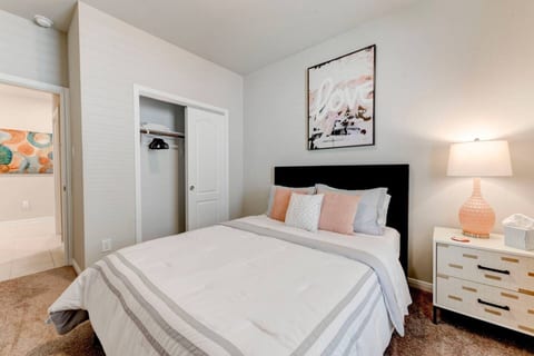 Spacious East Temple 5-Bed House