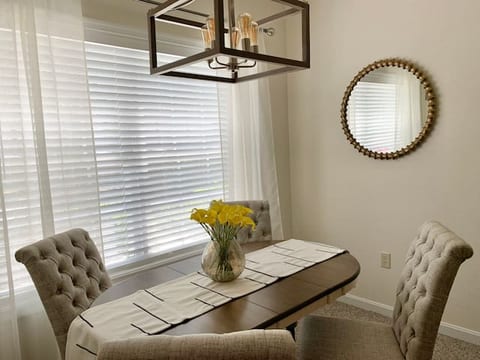 Beach Perfect Getaway: 2-Bedroom Apartment