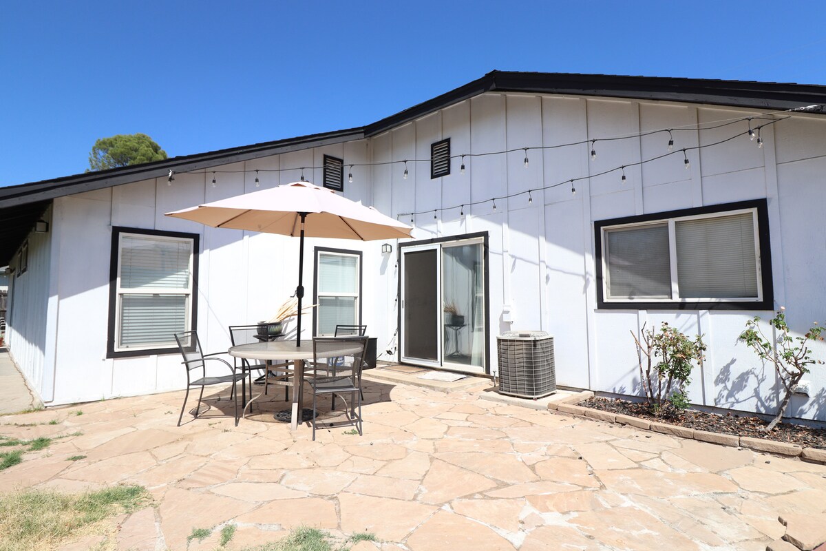 Modern Farmhouse Walkable To Amenities! - Carmichael Modern Farmhouse Walkable To Amenities! - Carmichael