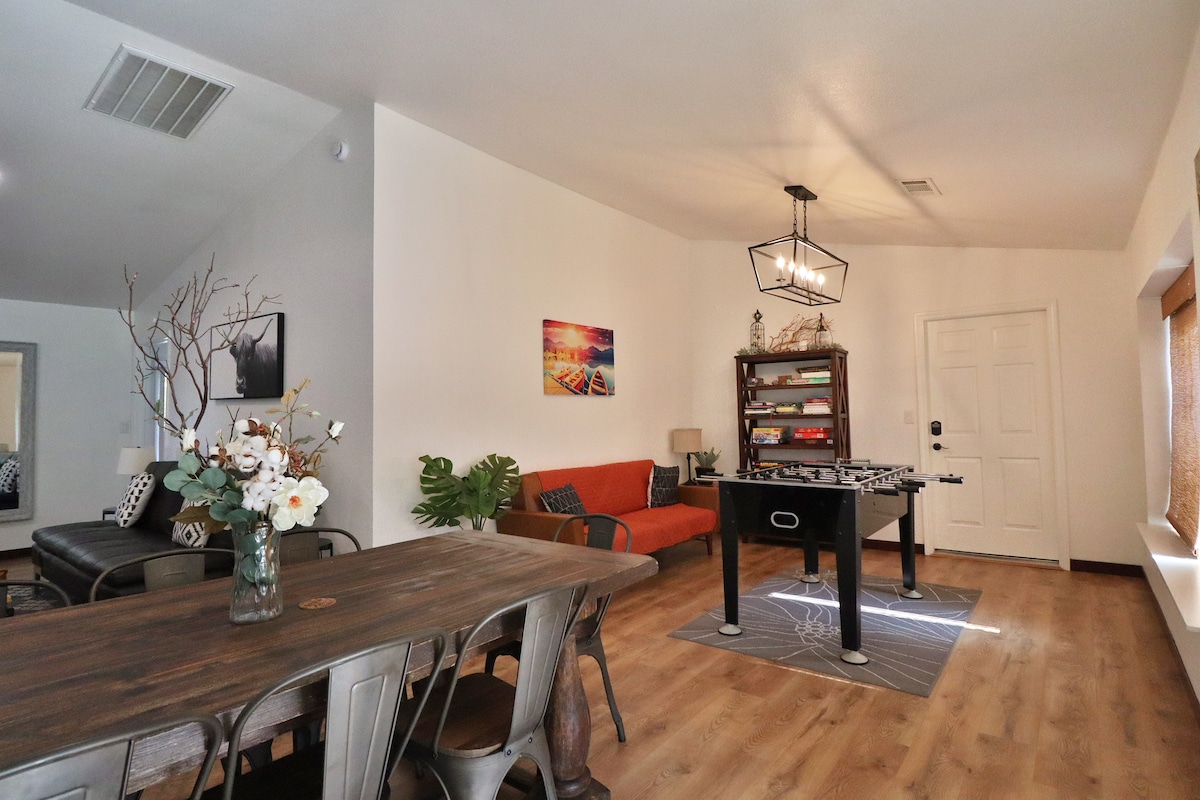 Modern Farmhouse Walkable To Amenities! - Carmichael Modern Farmhouse Walkable To Amenities! - Carmichael
