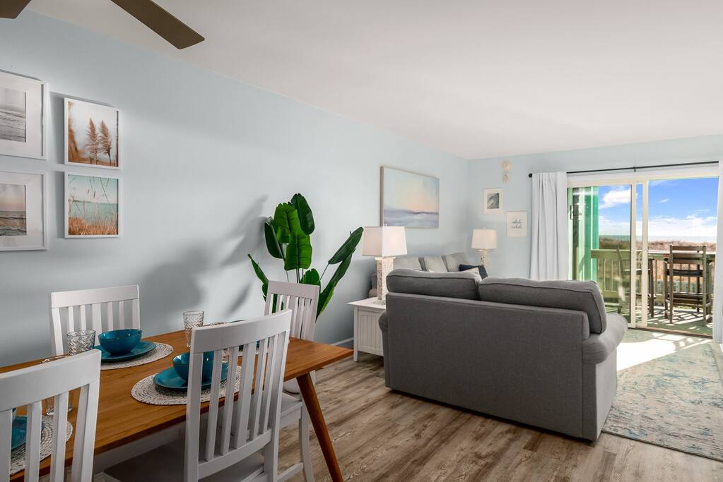 Oceanfront/Pool/Views/King Beds/Walk to boardwalk