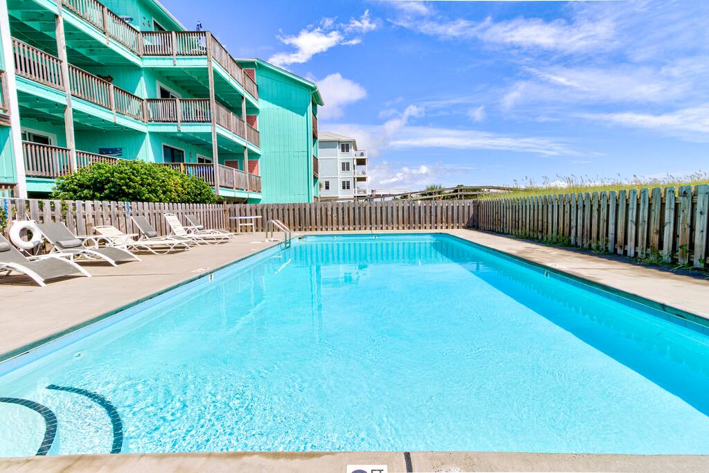 Oceanfront/Pool/Views/King Beds/Walk to boardwalk
