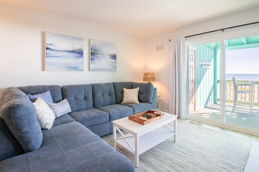 Oceanfront. Pool. King Bed.Walk to Boardwalk.View!