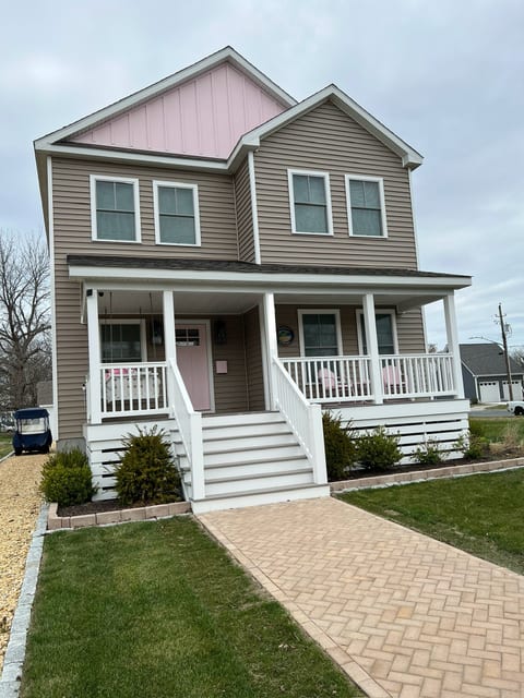 Pinkberry Cottage by Bayberry Cottages