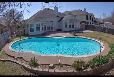 Comfy 3-Bedroom Home in Arlington