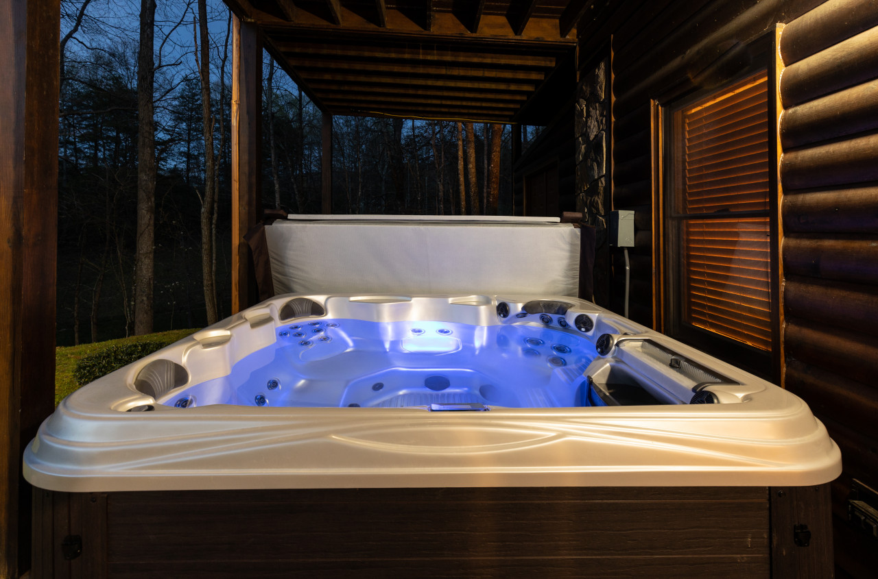 lazy-bear-lodge-3br-creekside-retreat/