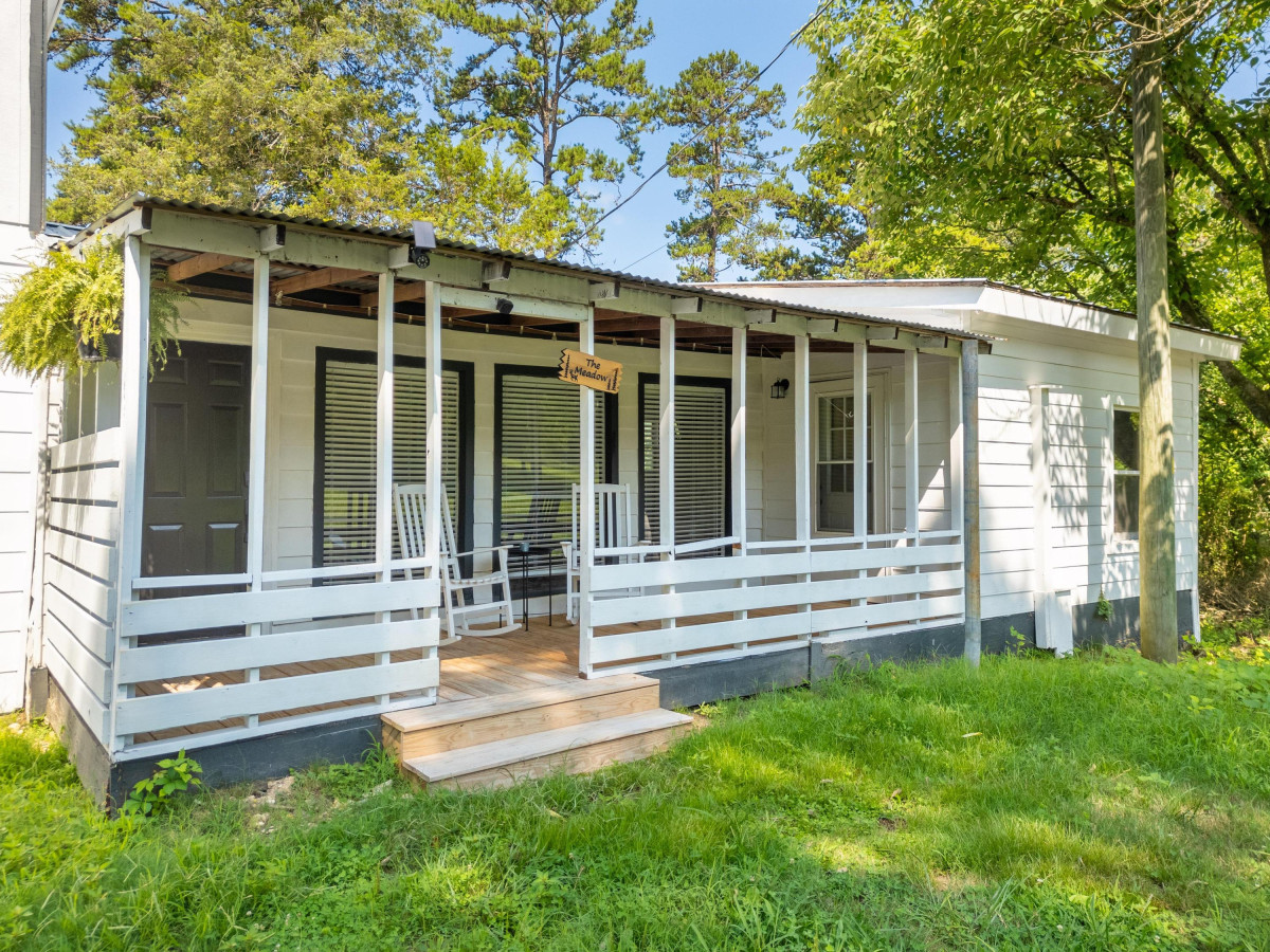 *the-meadow*-peaceful-escape!/