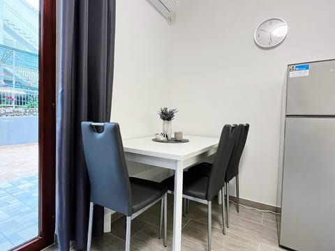 Apartments Apartments -T and T - Unit 376502-13