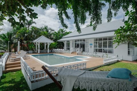 Absolutely Beachfront Villa with Pictureque View.