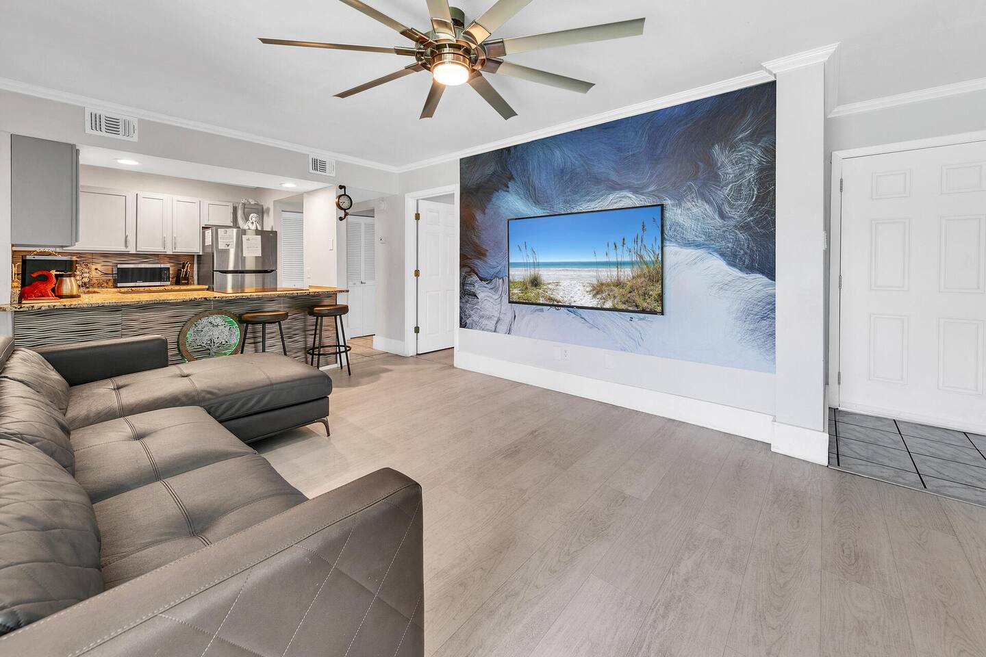 132 Short Drive to the Beach 3 Pools/Grill