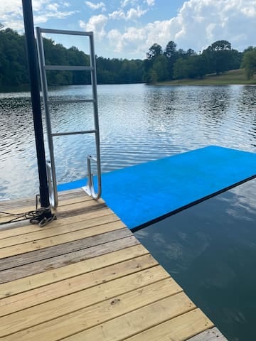 Lake Cottage Valentines special