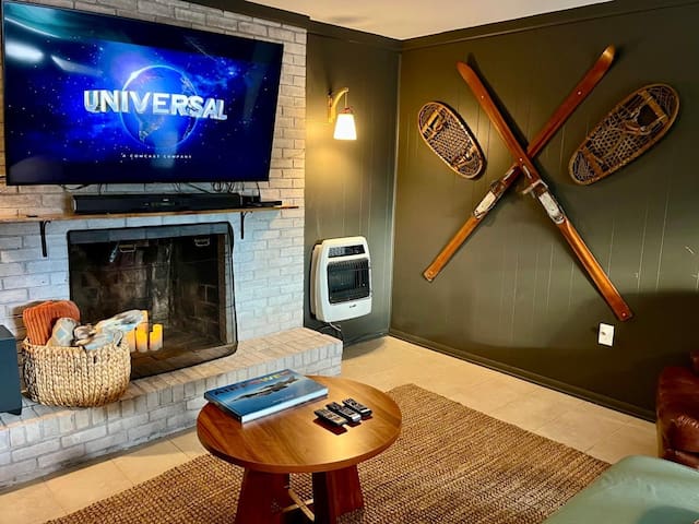 Family Friendly: Mtn Views, Game Room, Mins to Ski