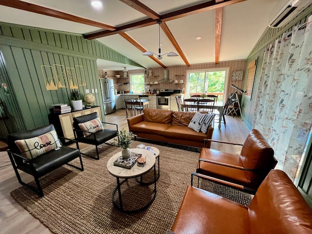 Family Friendly: Mtn Views, Game Room, Mins to Ski