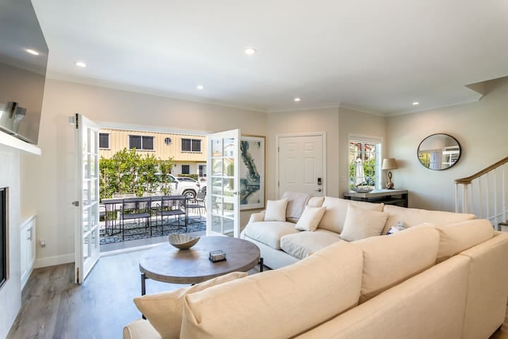Family Beach House | 400ft to Beach, Parking, BBQ - Long Beach