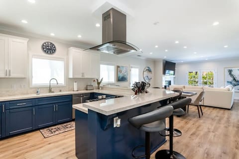 Family Beach House | 400ft to Beach, Parking, BBQ