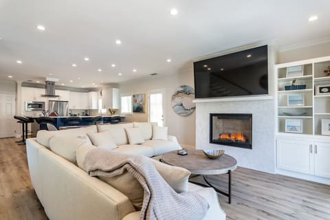 Family Beach House | 400ft to Beach, Parking, BBQ