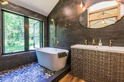 Bathtub