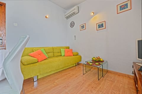 House Viki - Unit 372022-13