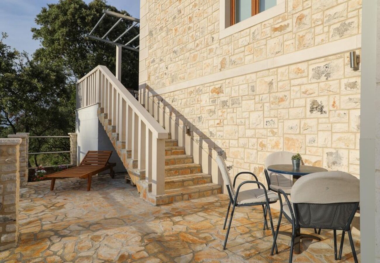 House Irena - Unit 374338-13