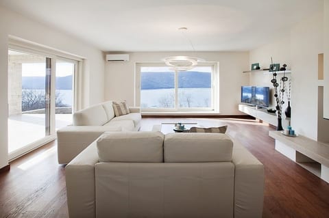 Villa Royal Blue - Unit 376585-13