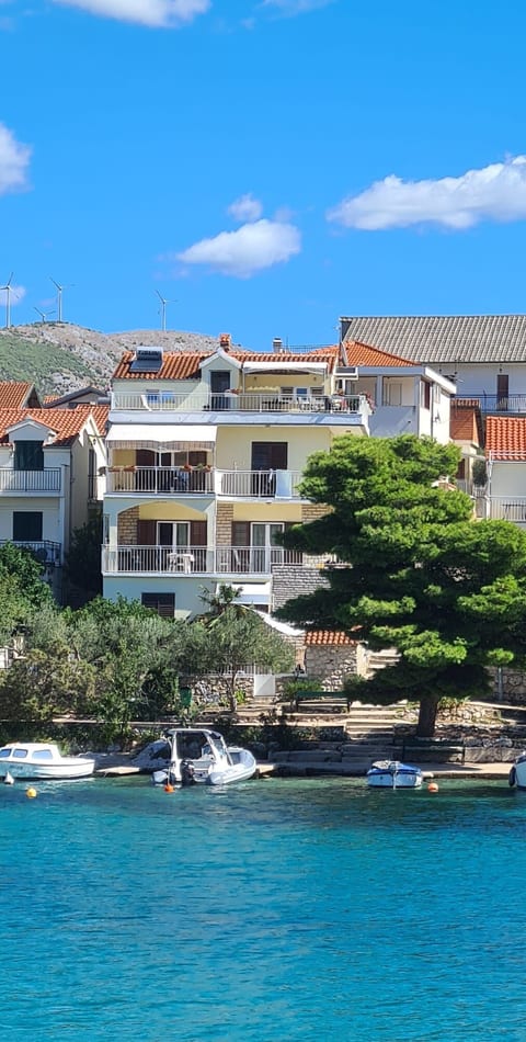 Apartment DD Grubisic - Unit 376590-13