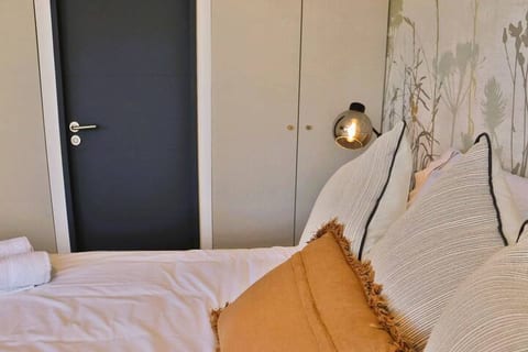 HOM I Moderno y Centrico Dpto 1D1B 2PAX Santiago