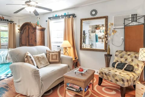 Private & Peaceful Cozy Cottage-entire guesthouse