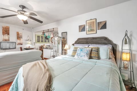 Private & Peaceful Cozy Cottage-entire guesthouse
