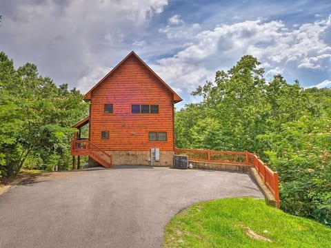 Awesome Private Mountain views Resort Pool &HotTub