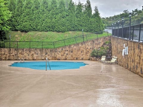 Awesome Private Mountain views Resort Pool &HotTub