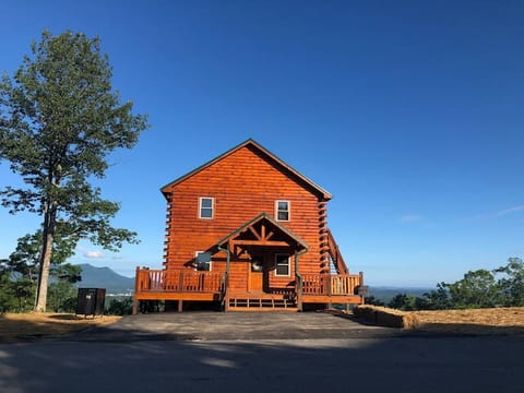 Luxury Mountain View above Dollywood HotTubResPool